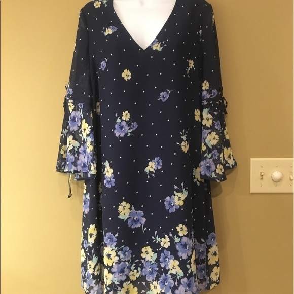 Ladies Vince Camuto Floral Dress New With Tags - Picture 1 of 7